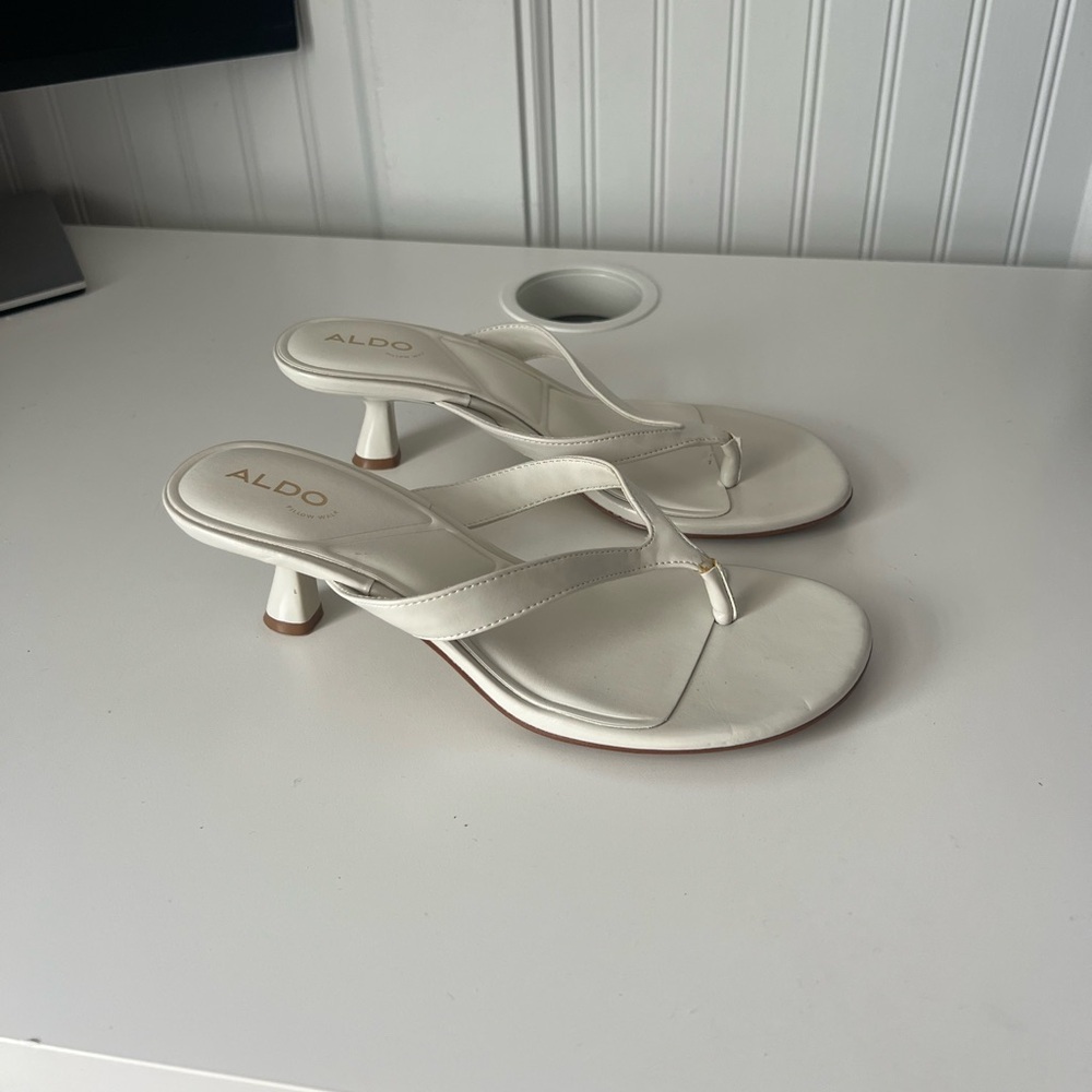 Aldo kitten heel size 7